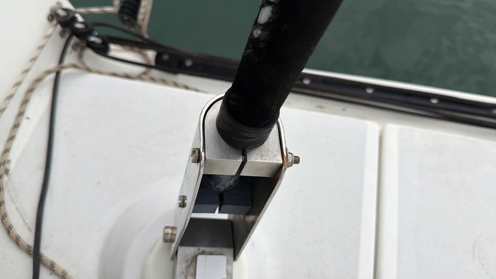 Pièce installée dans un environnement nautique